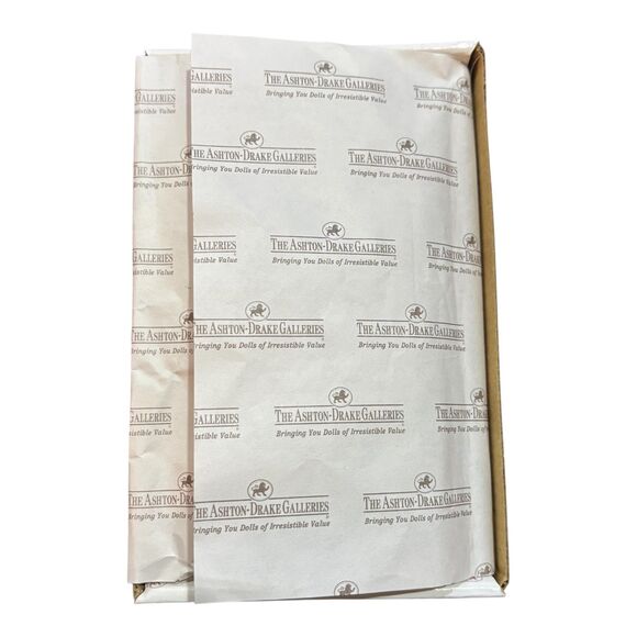 The Ashton-Drake Galleries Handful of Joy Mini Vinyl Baby Doll - Picture 9 of 9